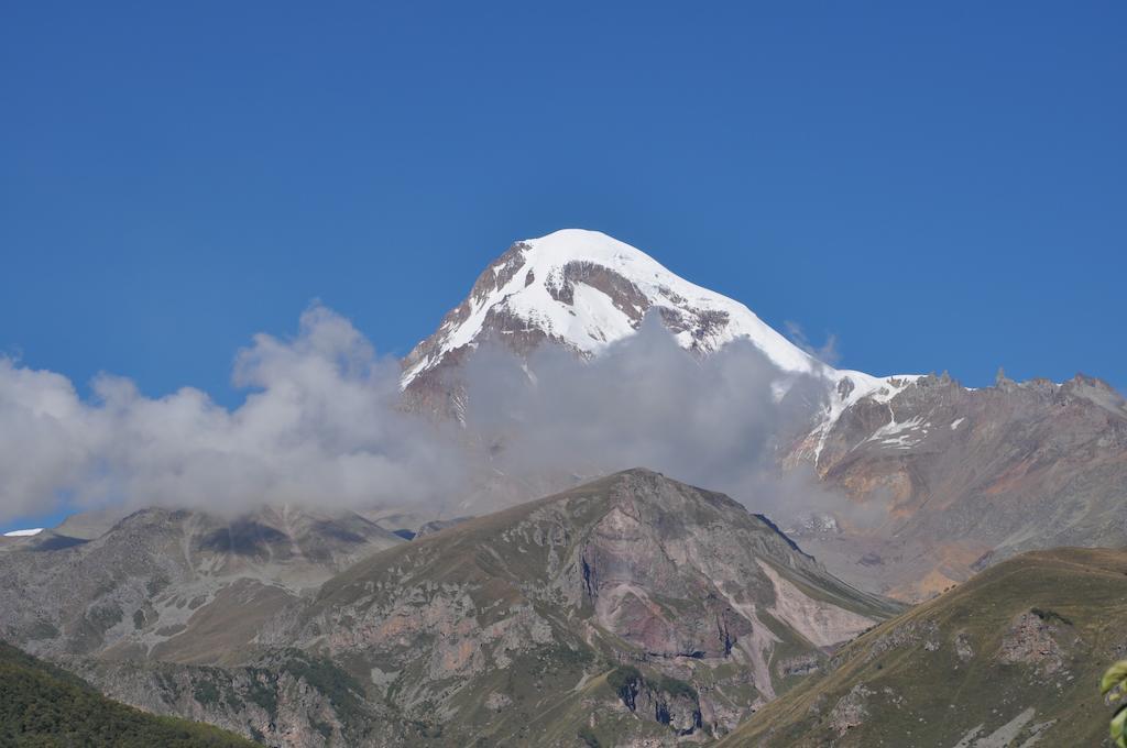 Qusha Guesthouse Meeting In The Mountains And Views Kazbegi Luaran gambar