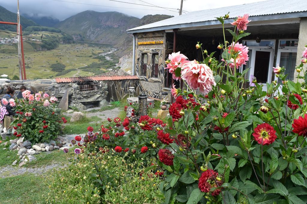 Qusha Guesthouse Meeting In The Mountains And Views Kazbegi Luaran gambar
