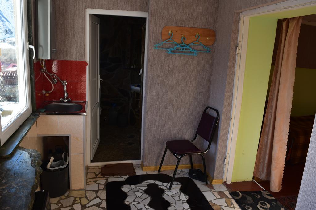 Qusha Guesthouse Meeting In The Mountains And Views Kazbegi Luaran gambar