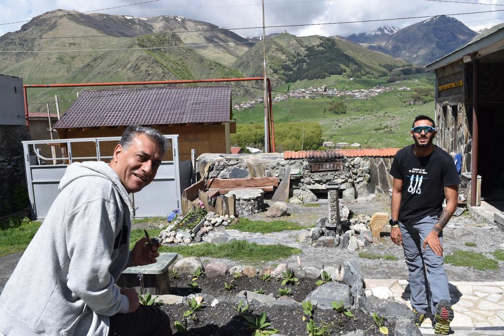 Qusha Guesthouse Meeting In The Mountains And Views Kazbegi Luaran gambar