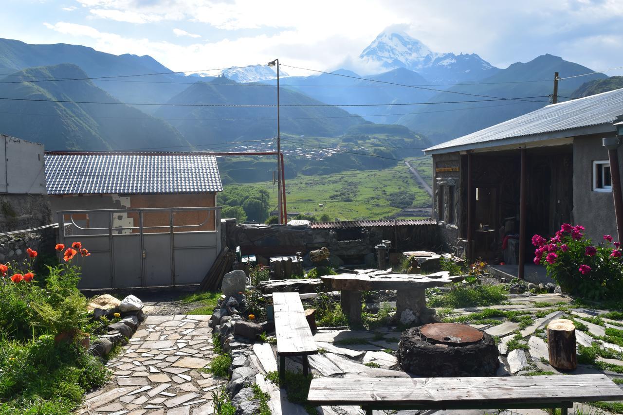 Qusha Guesthouse Meeting In The Mountains And Views Kazbegi Luaran gambar