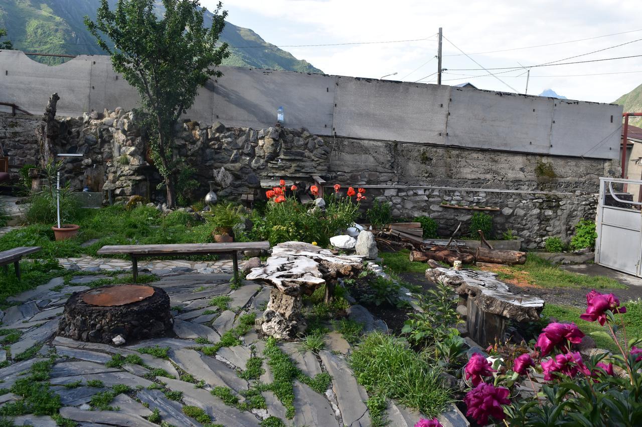 Qusha Guesthouse Meeting In The Mountains And Views Kazbegi Luaran gambar