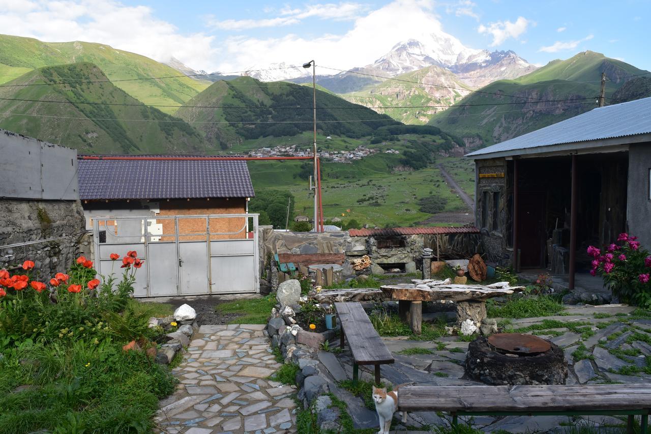 Qusha Guesthouse Meeting In The Mountains And Views Kazbegi Luaran gambar