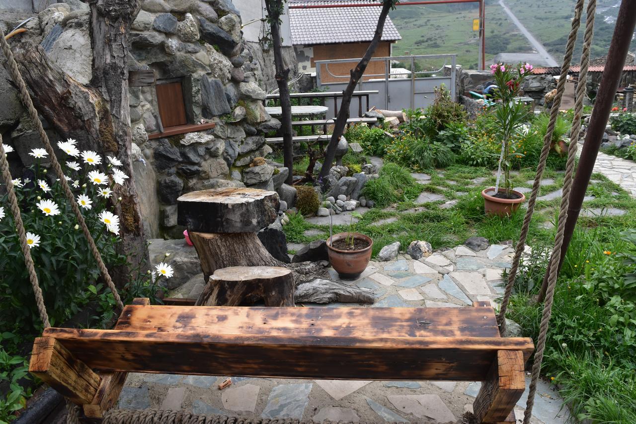 Qusha Guesthouse Meeting In The Mountains And Views Kazbegi Luaran gambar